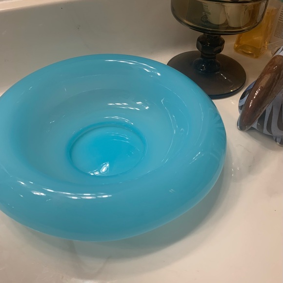 Beautiful blue opaline Fenton bowl 9” rolled edged - Picture 4 of 6